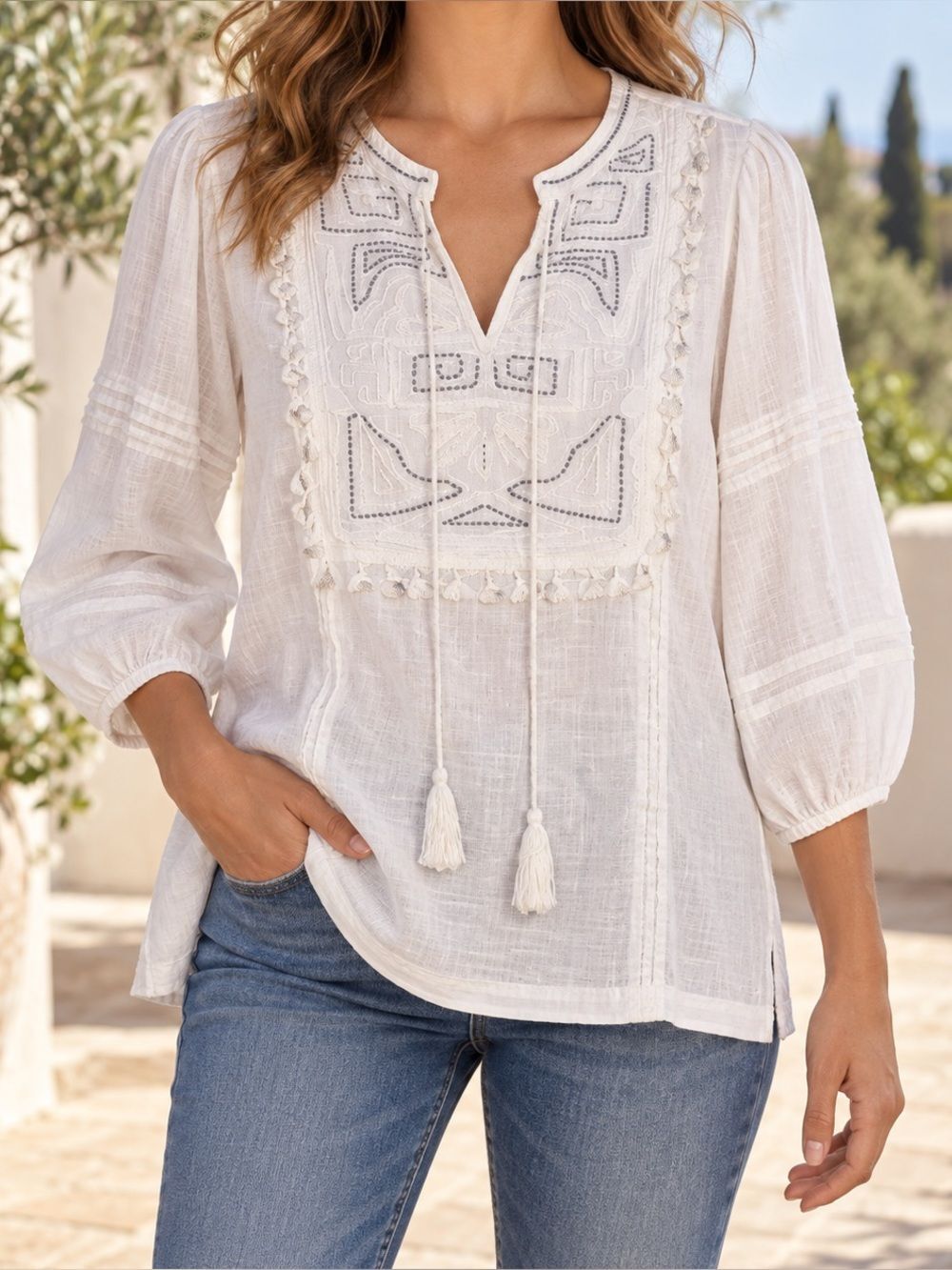 See and Be Seen White Embroidered Peasant Top Sz. L